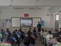让"公开课"前延后伸