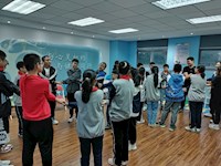 东吴外师附属实验中学心理社团开展“破解乱网”团辅活动