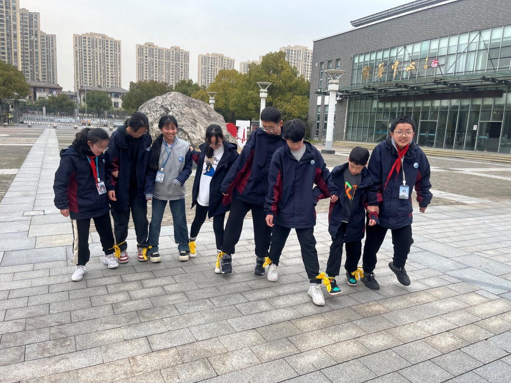 F:\学校心理健康教育\心理社团\2023-2024第二学期\2024.3.14多人绑腿跑\IMG_1211.JPG