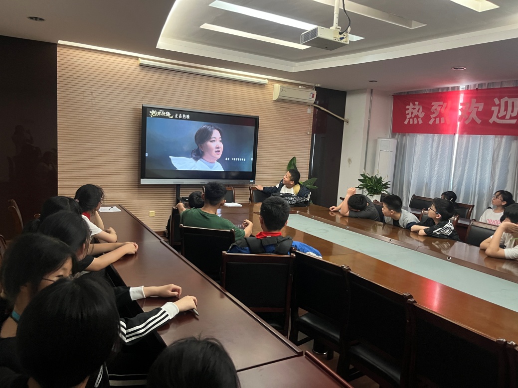 F:\学校心理健康教育\心理社团\2023-2024第二学期\2024.5.23（4次课）热辣滚烫\IMG_2365.JPG