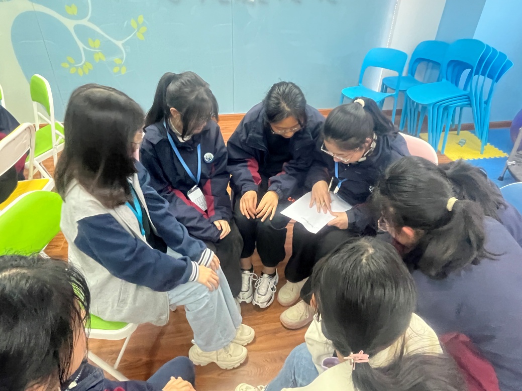 F:\学校心理健康教育\心理社团\2023-2024第二学期\2024.3.28履带战车活动分享\IMG_1387.JPG